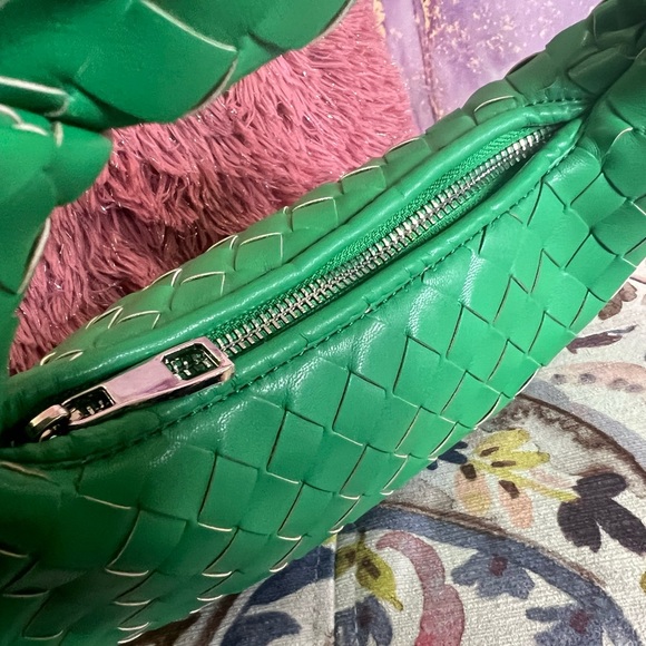 Woven Knotted Green Top Handle Bag - Picture 3 of 4